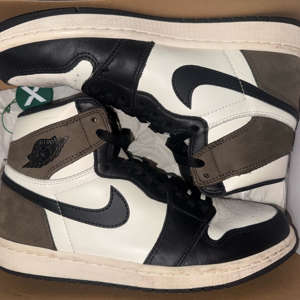 Dark Mocha Jordan 1